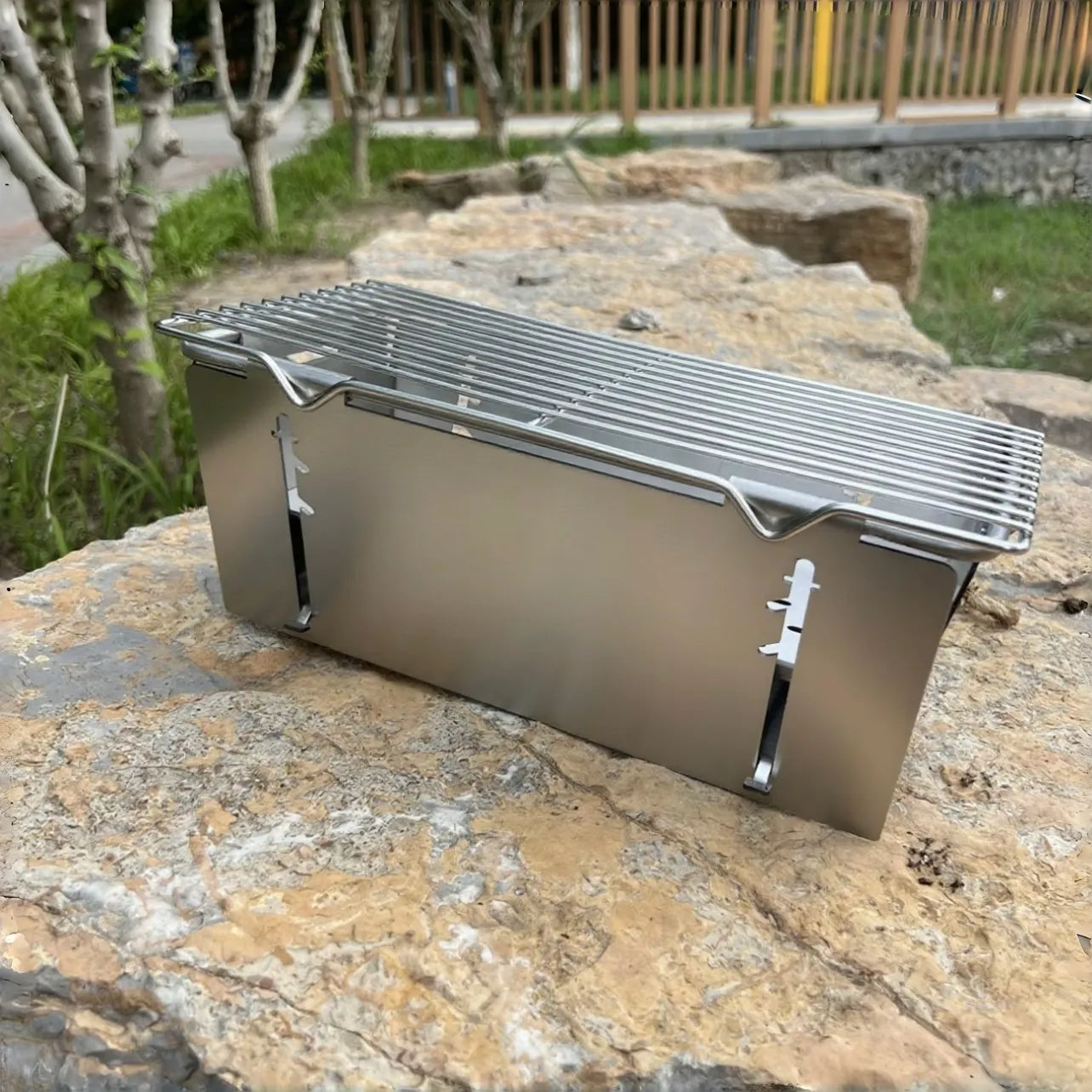 One-second Opening Barbecue Grill