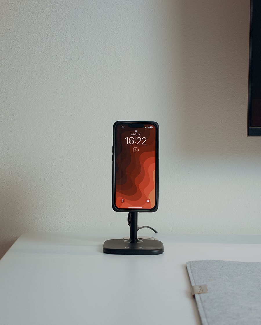Magnetic Wireless Charging Stand