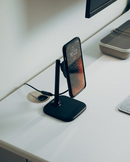 Magnetic Wireless Charging Stand