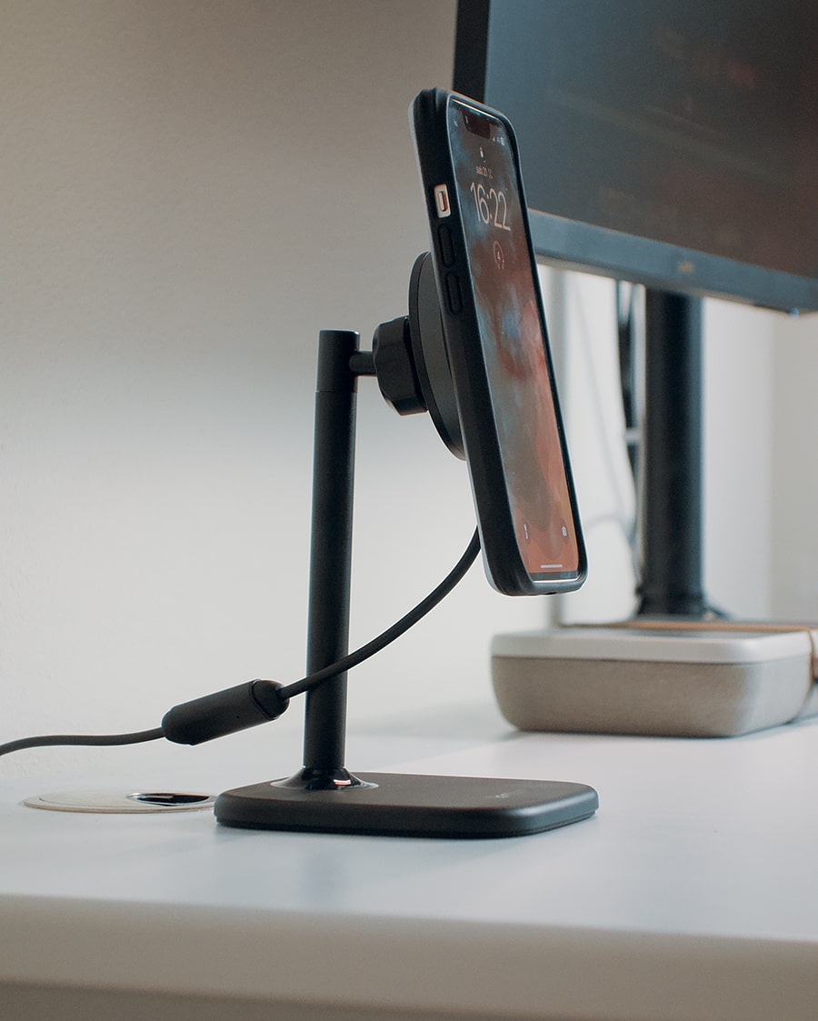 Magnetic Wireless Charging Stand